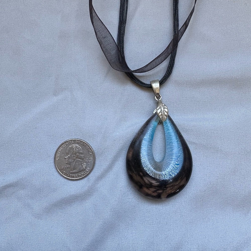 Chic Black and Blue Teardrop Pendant Necklace - Picture 6 of 6
